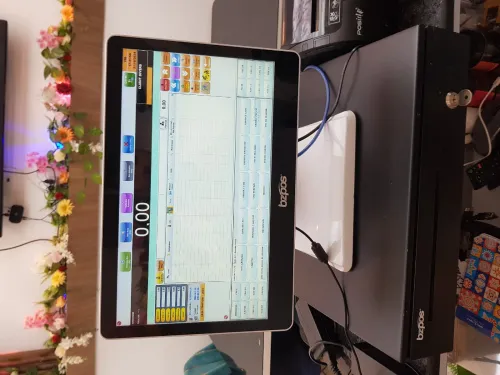 Quel tactile avec son logiciel plus terroir de casse et imprimante de ticket