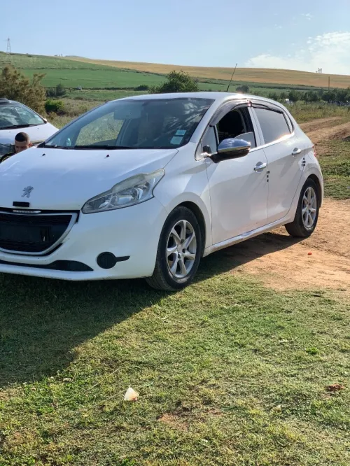 Peugeot 208 2015 