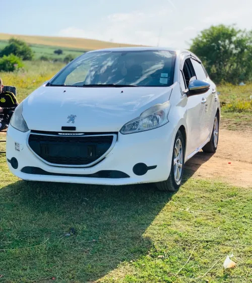 Peugeot 208 2015 