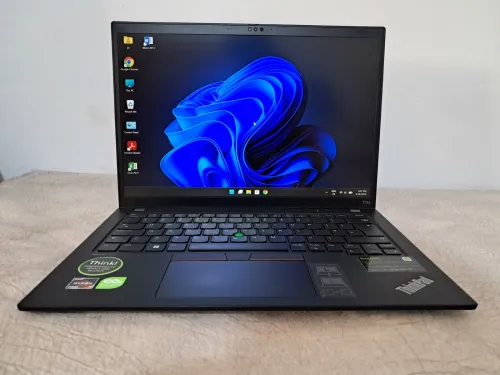 Lenovo Thinkpad T14s Gen4/ Ryzen 7 7840U / 32GB Ram 6400 Mb/s / TACTILLE 14" FHD / 256Gb SSD NVME