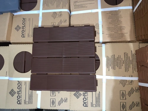 Revêtement de dalle de sol modulaire en plastique pur