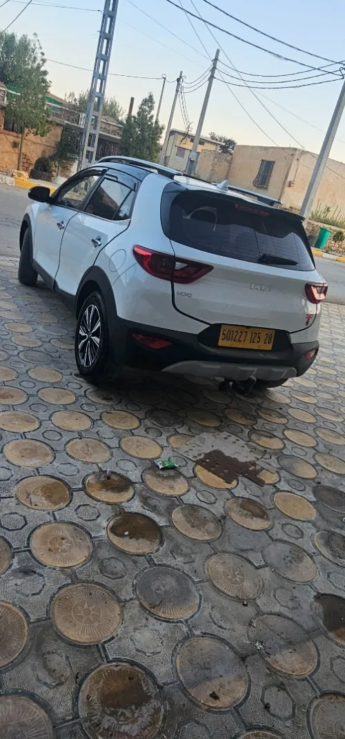 Kia Kx1 2025 Blanche Avec Toit Noir