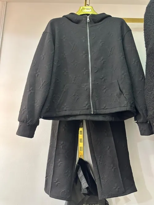 جين ليكات انصومبل      Jean tshirt robe liquette chemise survêtement 