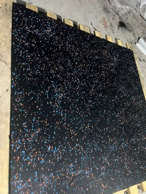 Tapis gomme, terrain de sport , salle de sport revêtements epdm , gomme gazon, 