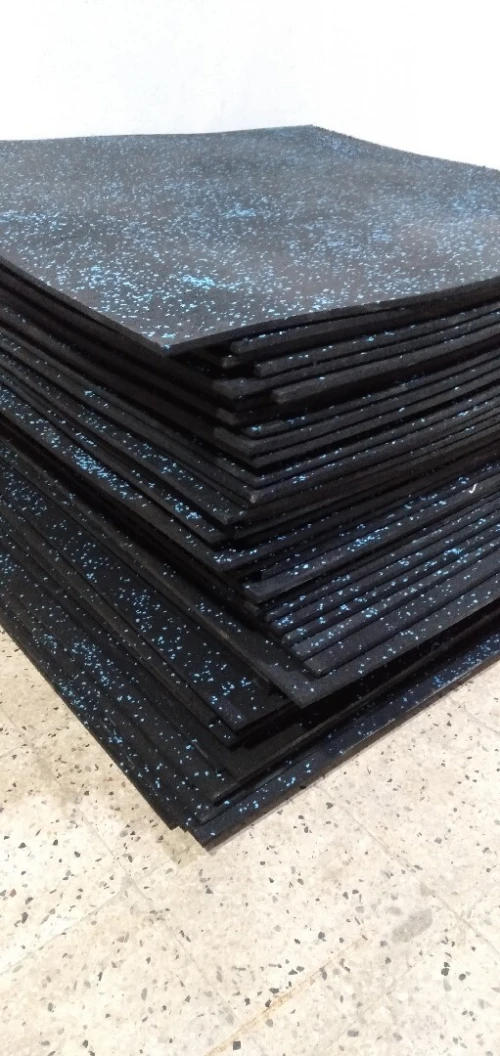 Tapis gomme, terrain de sport , salle de sport revêtements epdm , gomme gazon, 
