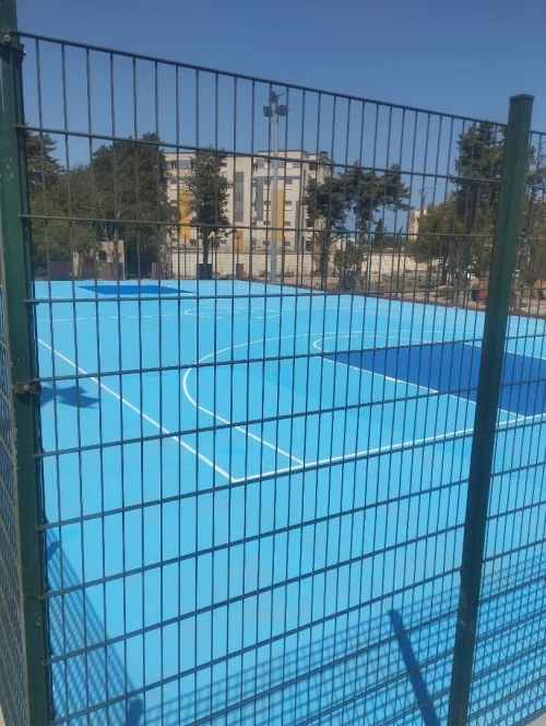 Revêtement terrain de sport et salle en sols sportifs gomme synthétique acrylique epdm tapis 