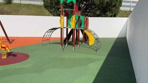 Revêtement terrain de sport,sols souples, acrylique,epdm, gomme 