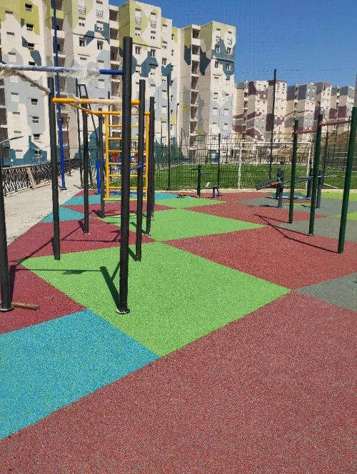 Revêtements Terrain de sport gomme synthétique acrylique epdm salle de sport 