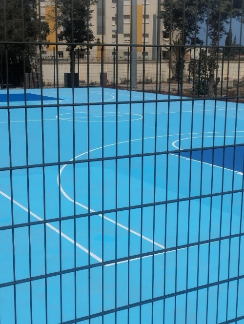Revêtement terrain de sport et salle en sols sportifs gomme synthétique acrylique epdm tapis 