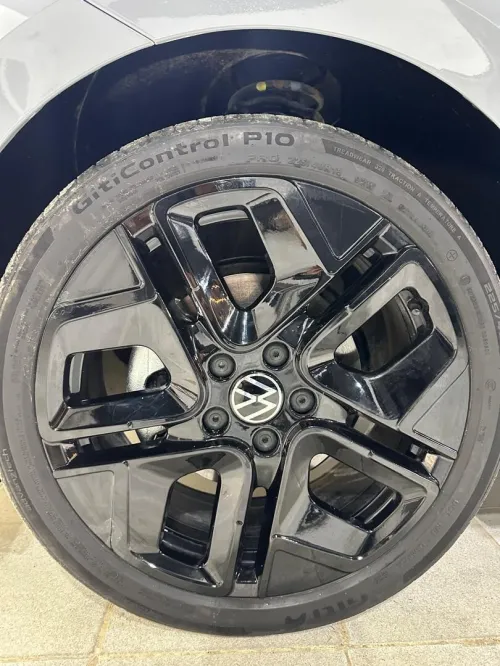 Volkswagen Série 8 2025 Blak Line