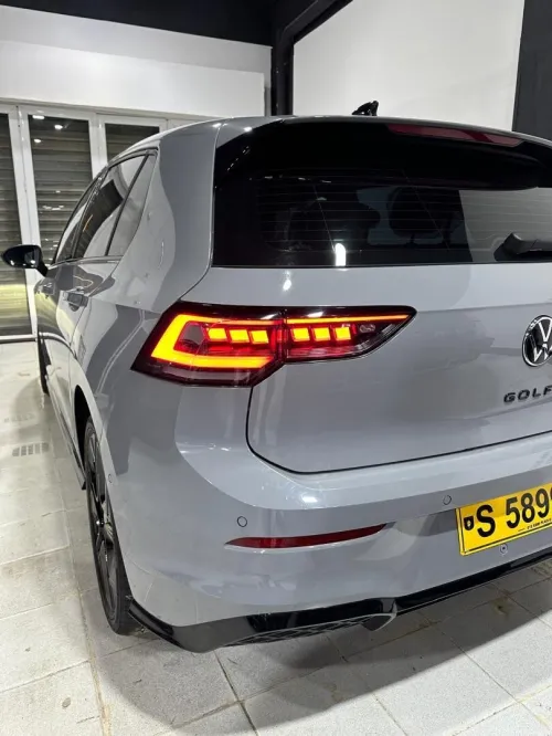 Volkswagen Série 8 2025 Blak Line