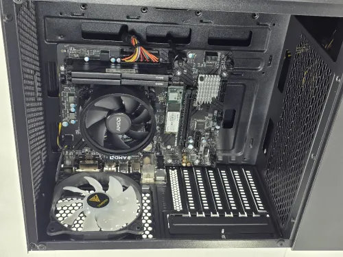 PC GAMER RYZEN 5 5600GT