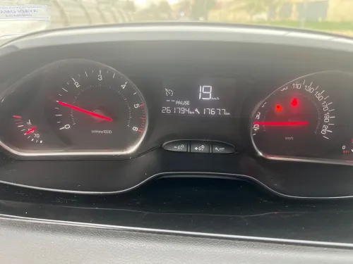 Peugeot 208 2015 Allure