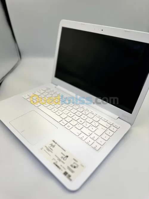 PC Portable ASUS Vivobook  AMD E2-7015