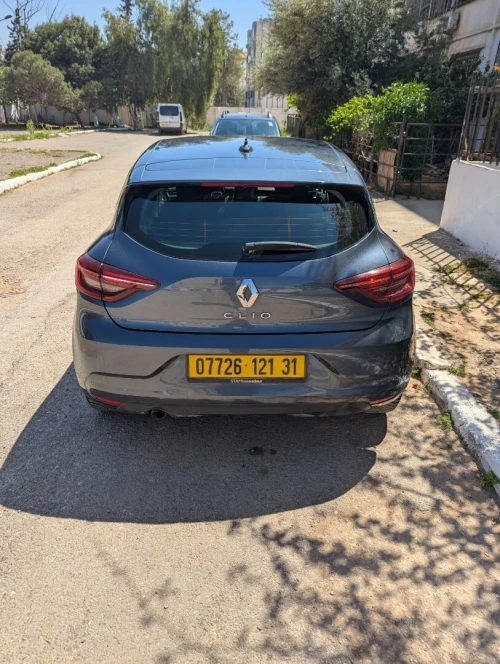 Renault Clio 05 2021 Intense