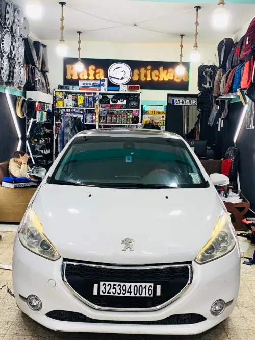 Peugeot 208 2015 Allure