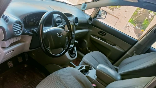 Kia Carens 2007 7 place