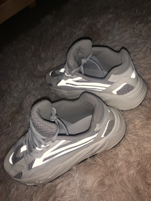 Yeezy 700 static 