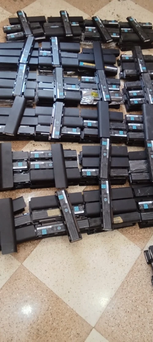batterie pour laptop quantité 310 psc pour la récupération de battrie lithium سقاط مقاط