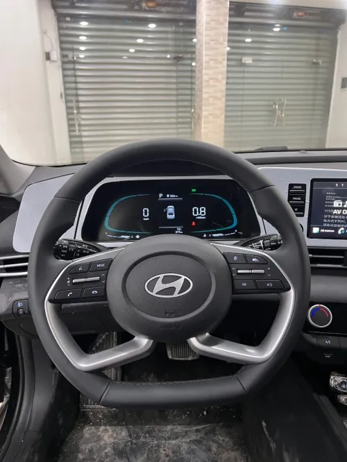 Hyundai Elantra 2025 Luxury