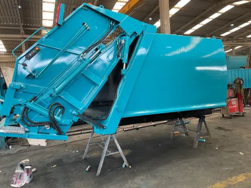 Fabrication de tous types de bennes tasseus 6m3 12m3 24 m3