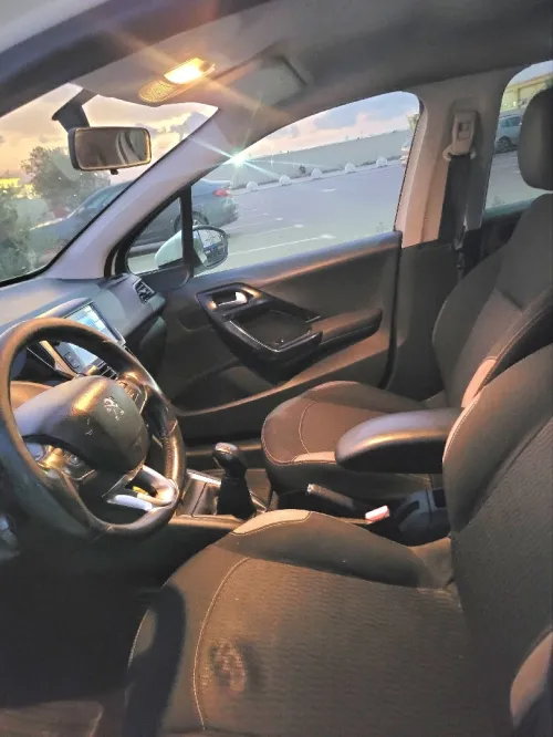 Peugeot 208 2016 Access Facelift
