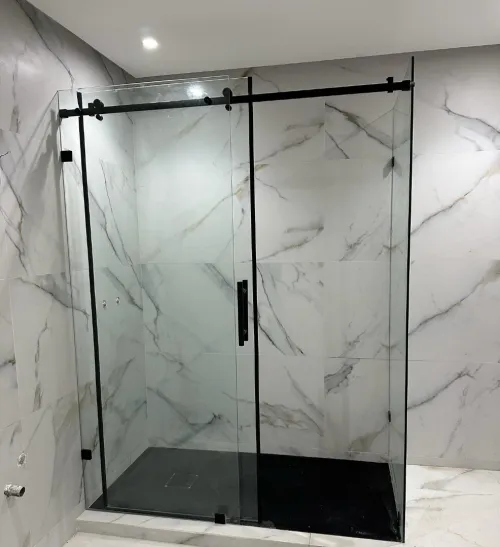 Cabine de douche et paroi sur mesure 