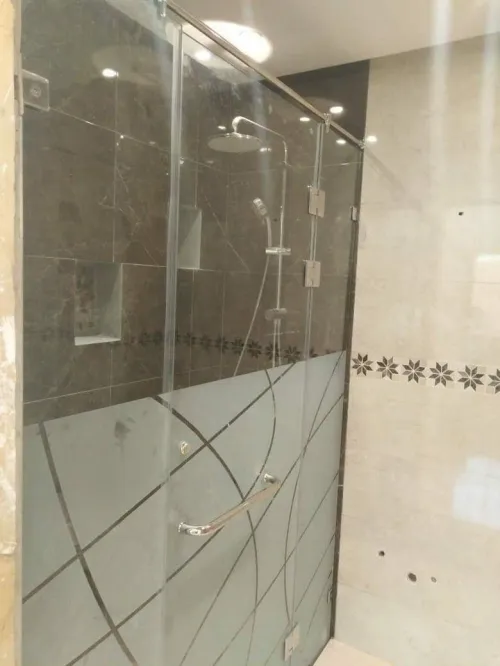Cabine de douche et paroi sur mesure 