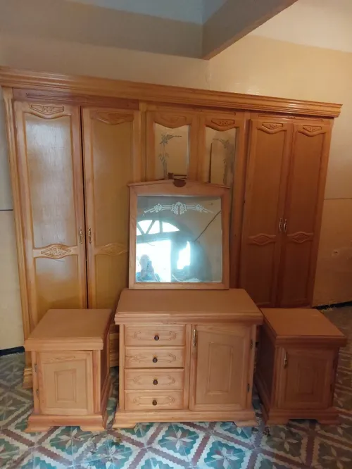Armoire + coiffeuse + table de nuit