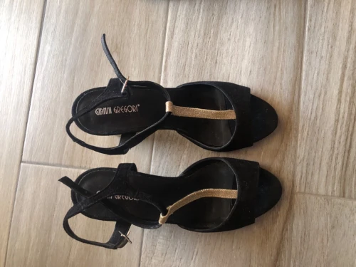Vends trois paires de chaussures femmes à talon