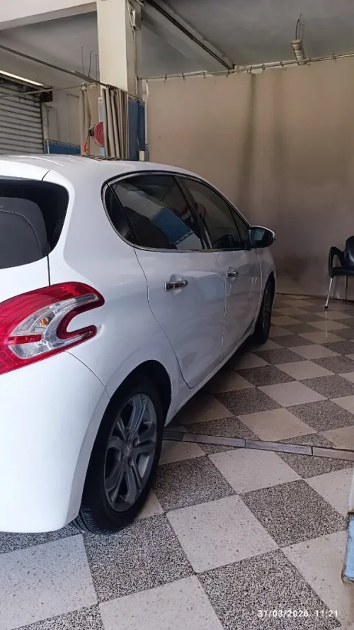 Peugeot 208 2015 Allure