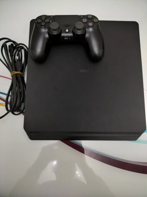 PS 4 slim