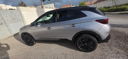 Opel GrandLand 2024 1.6 essence ( chaîne métallique)