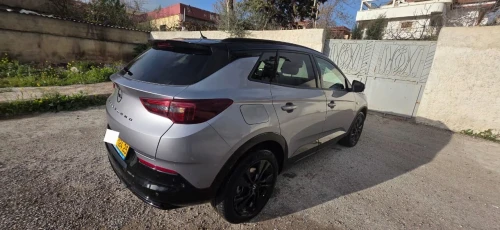 Opel GrandLand 2024 1.6 essence ( chaîne métallique)