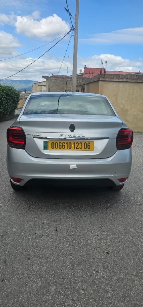 Renault Symbole 2023 Symbole +
