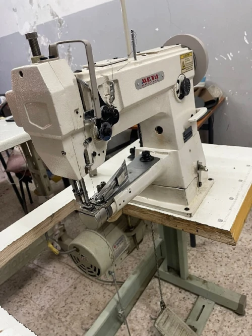Machine bordeuse meta special triple entraînement