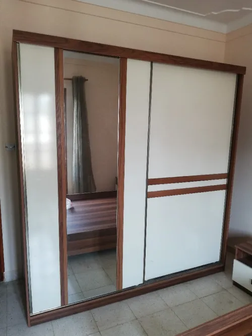 Chambre à coucher jamais utilisée neuf