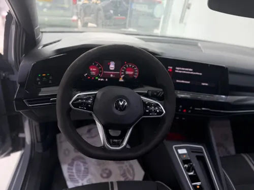 Volkswagen Golf 8 2025 R-Line