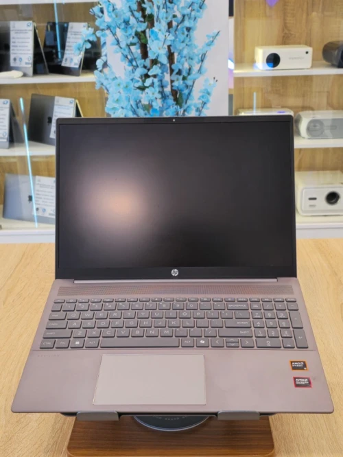 HP PAVILLION 16-AG  RYZEN 5-8540U W/8G/512G SSD/RADEON 740M/16'' IPS/WIN11 NEW SANS BOITE