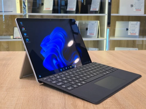 (VENDU) MICROSOFT SURFACE PRO 9 I5-1245U 8G 256GB 13'' TACTIL 120HZ + CLAVIER