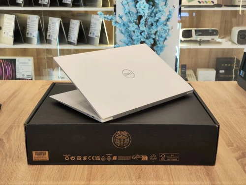 [VENDU] DELL XPS 16 9640 ULTRA 9-185H/32G/1TB SSD/RTX 4060 8G/16.3" 4K OLED/WIN11 