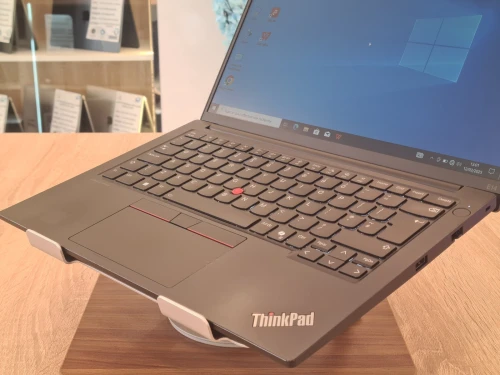 Lenovo ThinkPad E14 Gen 6 Ryzen 5 7535HS 16Go 256GB NVMe 14" FHD IPS 
