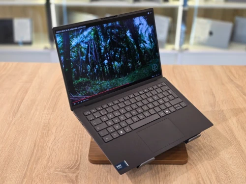 (VENDU) Station Dell Precision 5490 Ultra 7-165H VPRO 32G 1T ssd  14" FHD+ RTX2000 ada 8G