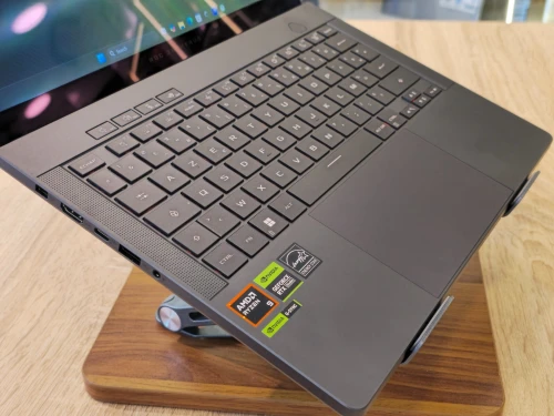 (VENDU) ASUS ROG ZEPHYRUS G14 AI 2024 RYZEN 9-8945HS/w 32G 1T SSD RTX 4070 8G 14.5'' 3K OLED 120Hz