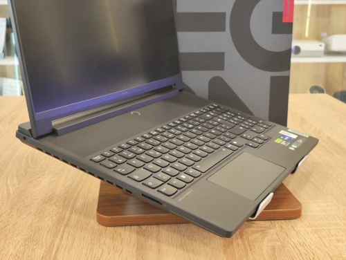 Lenovo Legion 9 16IRX9 i9-14900HX 64G 2TB RTX 4090 16GB 16" LED 3,2K 165Hz [VENDU]
