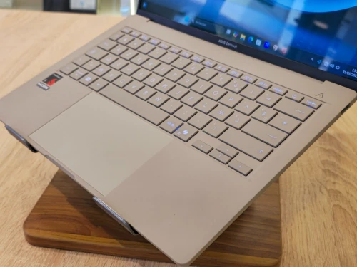 ( VENDU ) ASUS  ZENBOOK A14 SNAPDRAGON X126100 16G 512G SSD 14'' OLED Beige Poids 0.98kg