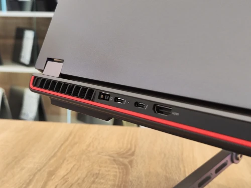 (VENDU) Station Lenovo ThinkPad P16 Gen2 i9-13980HX 64Go DDR5 RTX 4000 ADA 12GB 16" 4K IPS [VENDU]
