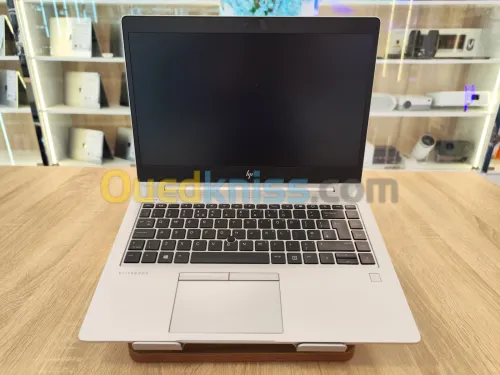 (Vendu) HP EliteBook 745 G5 Ryzen 5 PRO 2500U 8Go 256GB NVMe 14" FHD IPS