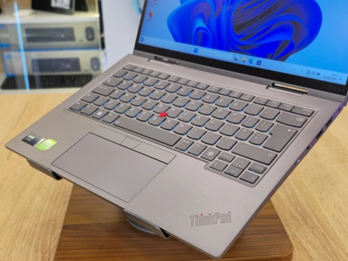 (VENDU) LENOVO THINKPAD X1 YOGA GEN 9 2IN1 ULTRA 5-135U 32G 256G SSD 14'' TACTIL