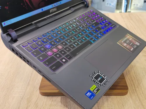(VENDU) MSI VECTOR 16HX AI A2XWHG 2025 ULTRA 7-255HX 32G 1T SSD RTX 5070 TI 12G 16" QHD 240HZ